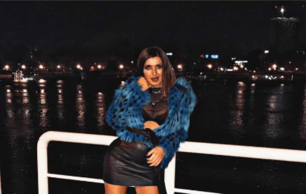 OVO JE MLAĐA ĆERKA ĐOLETA I SLAĐE ĐOGANI: Silvija PLEŠE OKO ŠIPKE! (FOTO)